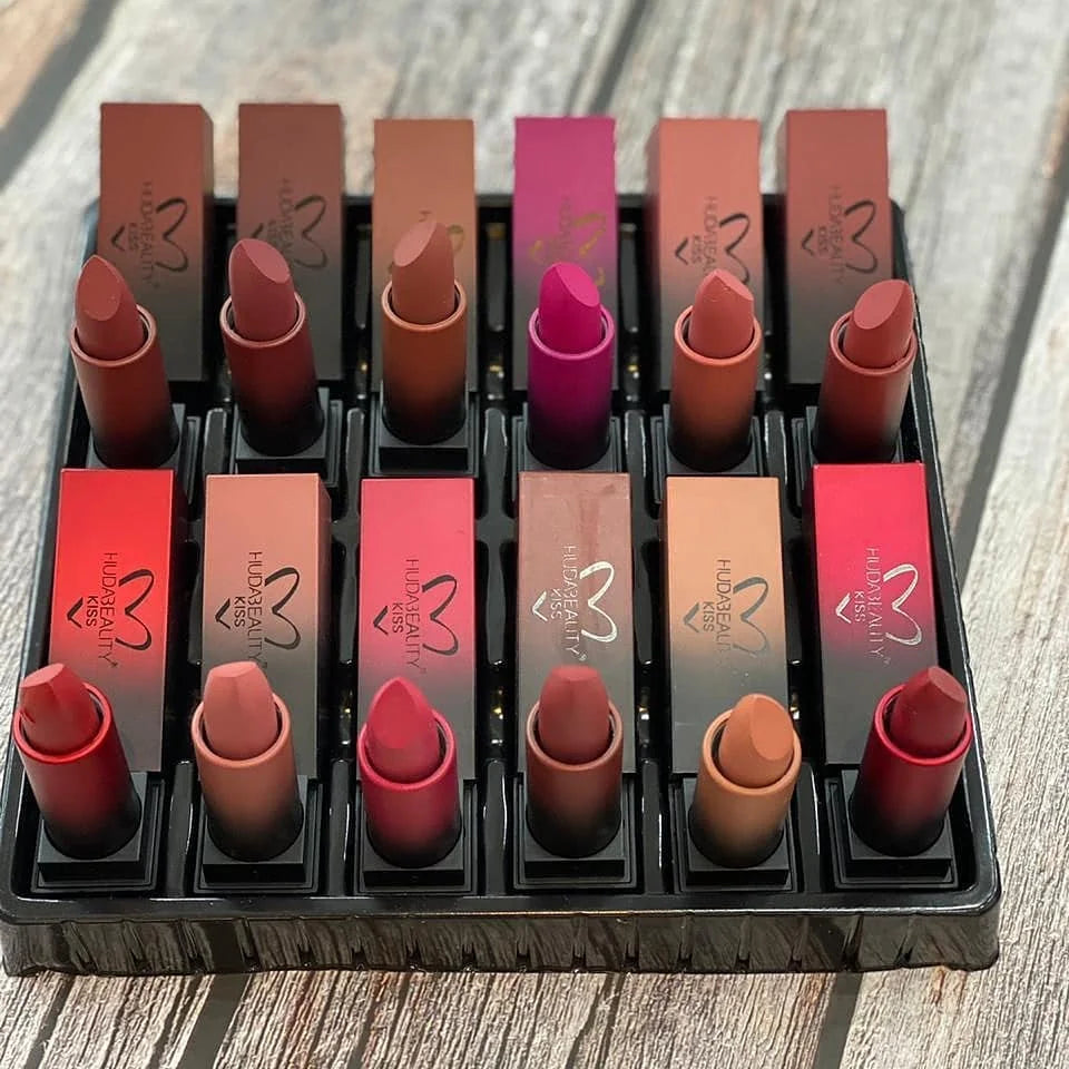 Huda Beauty Matte Lipstick Set (12 Pcs)
Regular priceRs.3,000.00 PKR Sale